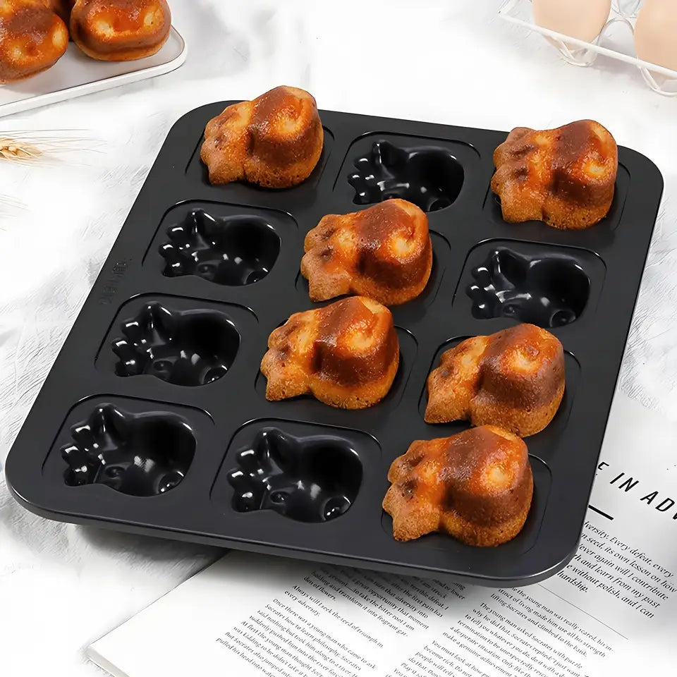 12-Cavity Cow Muffin Pan Heavy-Duty Nonstick Carbon Steel Bakeware